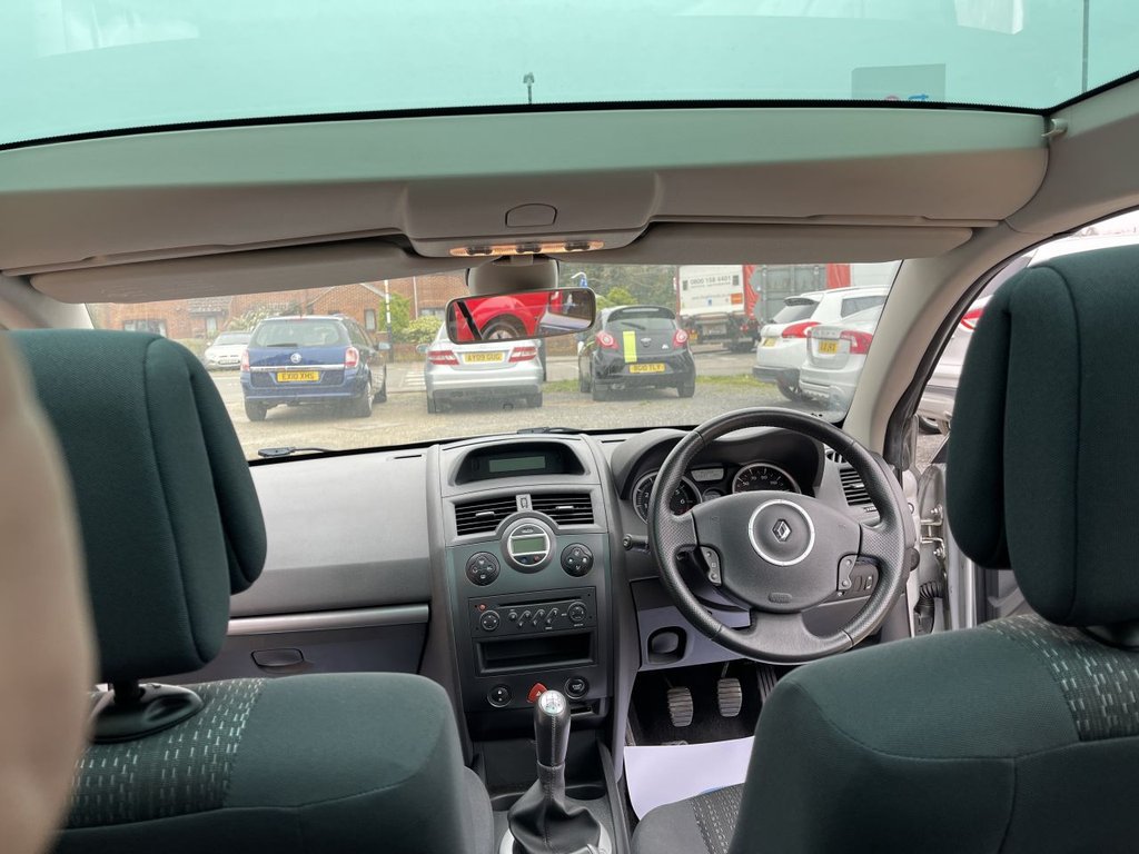 Used Renault Megane 2008 for sale - 77780638: Photo 2