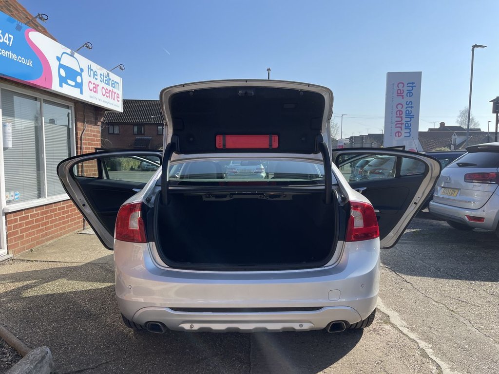 Used Volvo S60 2011 for sale - 77765132: Photo 10