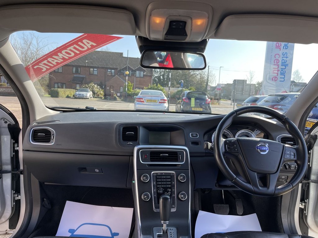 Used Volvo S60 2011 for sale - 77765132: Photo 2