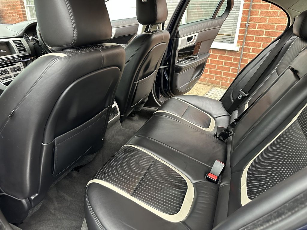 Used Jaguar XF 2012 for sale - 76724781: Photo 11