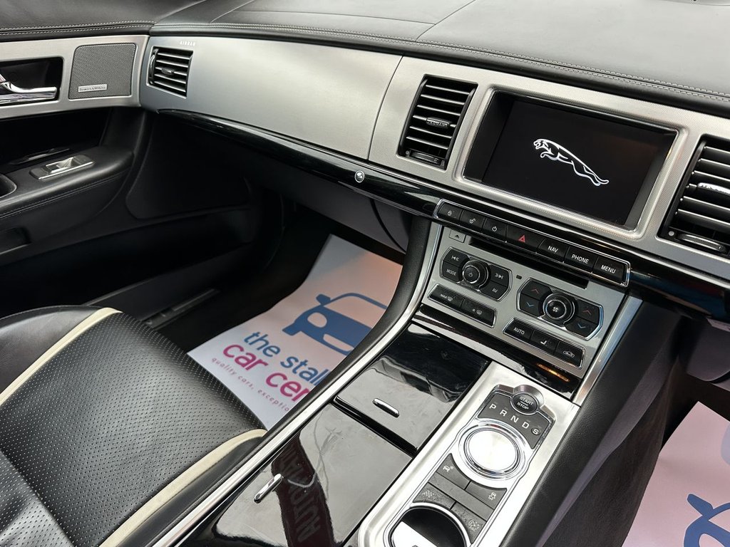 Used Jaguar XF 2012 for sale - 76724781: Photo 3