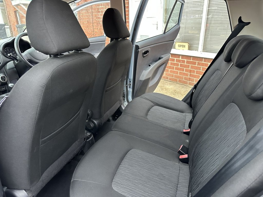 Used Hyundai i10 2011 for sale - 76821025: Photo 10