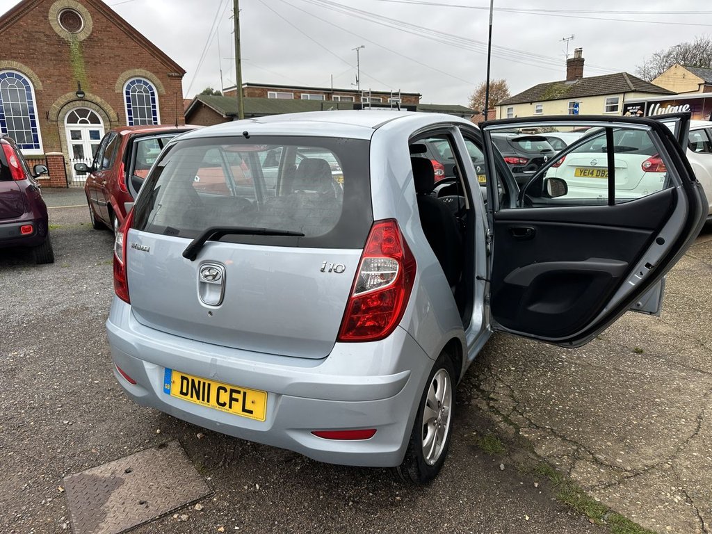 Used Hyundai i10 2011 for sale - 76821025: Photo 15