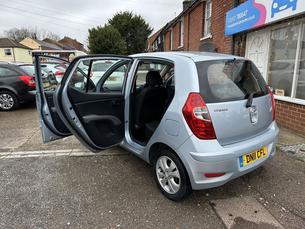 Used Hyundai i10 2011 for sale - 76821025: Photo 17