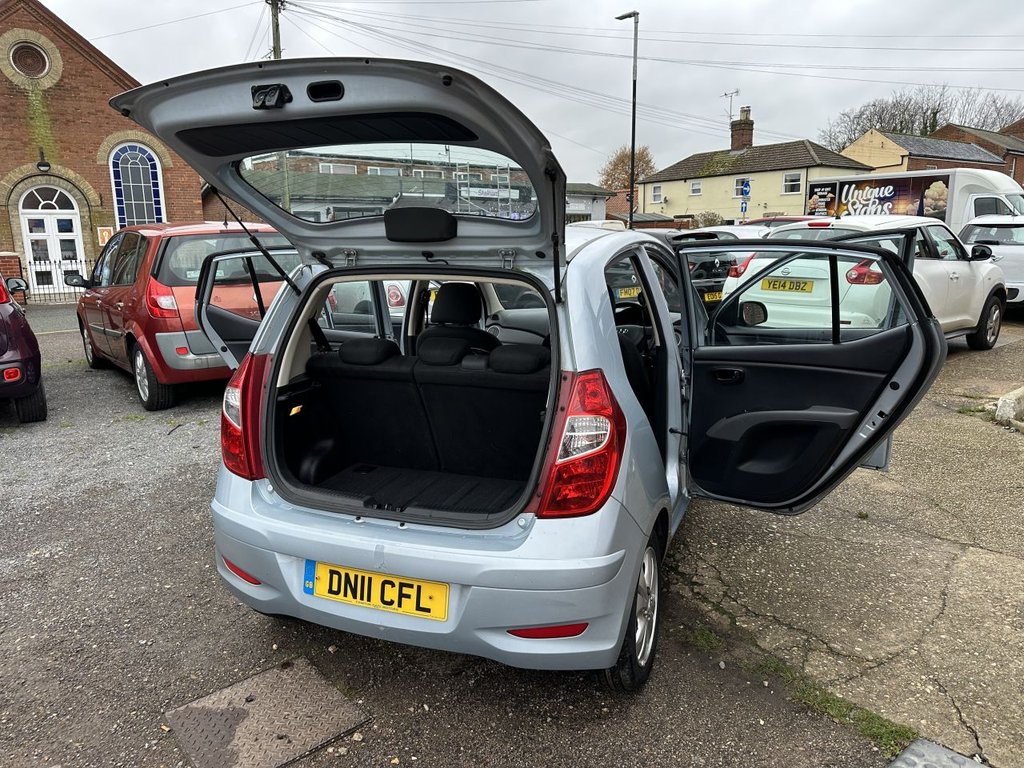 Used Hyundai i10 2011 for sale - 76821025: Photo 20