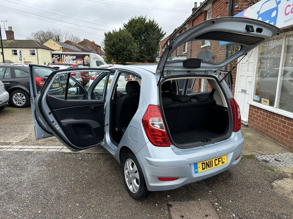 Used Hyundai i10 2011 for sale - 76821025: Photo 21