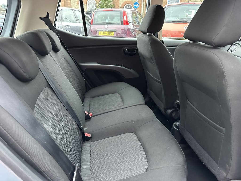 Used Hyundai i10 2011 for sale - 76821025: Photo 9