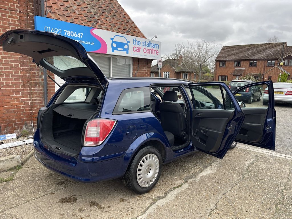 Used Vauxhall Astra 2010 for sale - 77693005: Photo 10