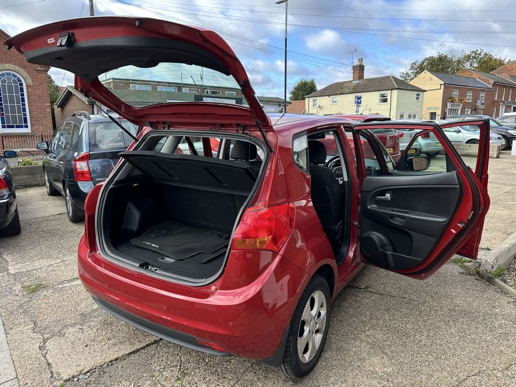 Used Kia Venga 2014 for sale - 76173131: Photo 18