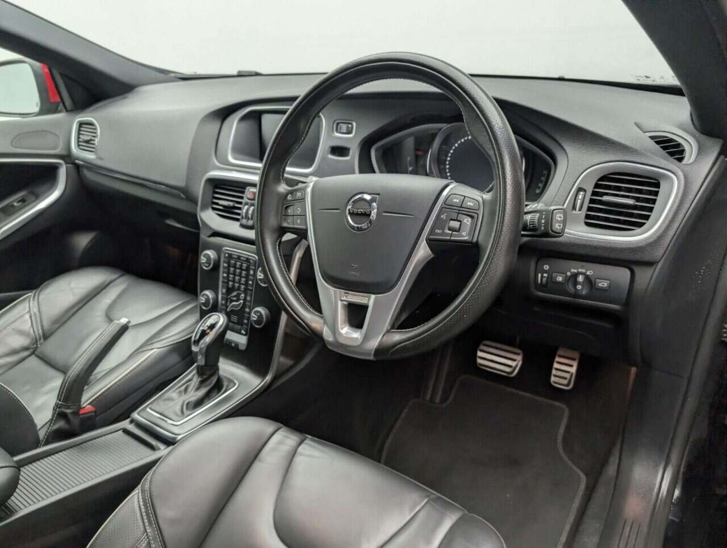 Used Volvo V40 2019 for sale - 77713975: Photo 11