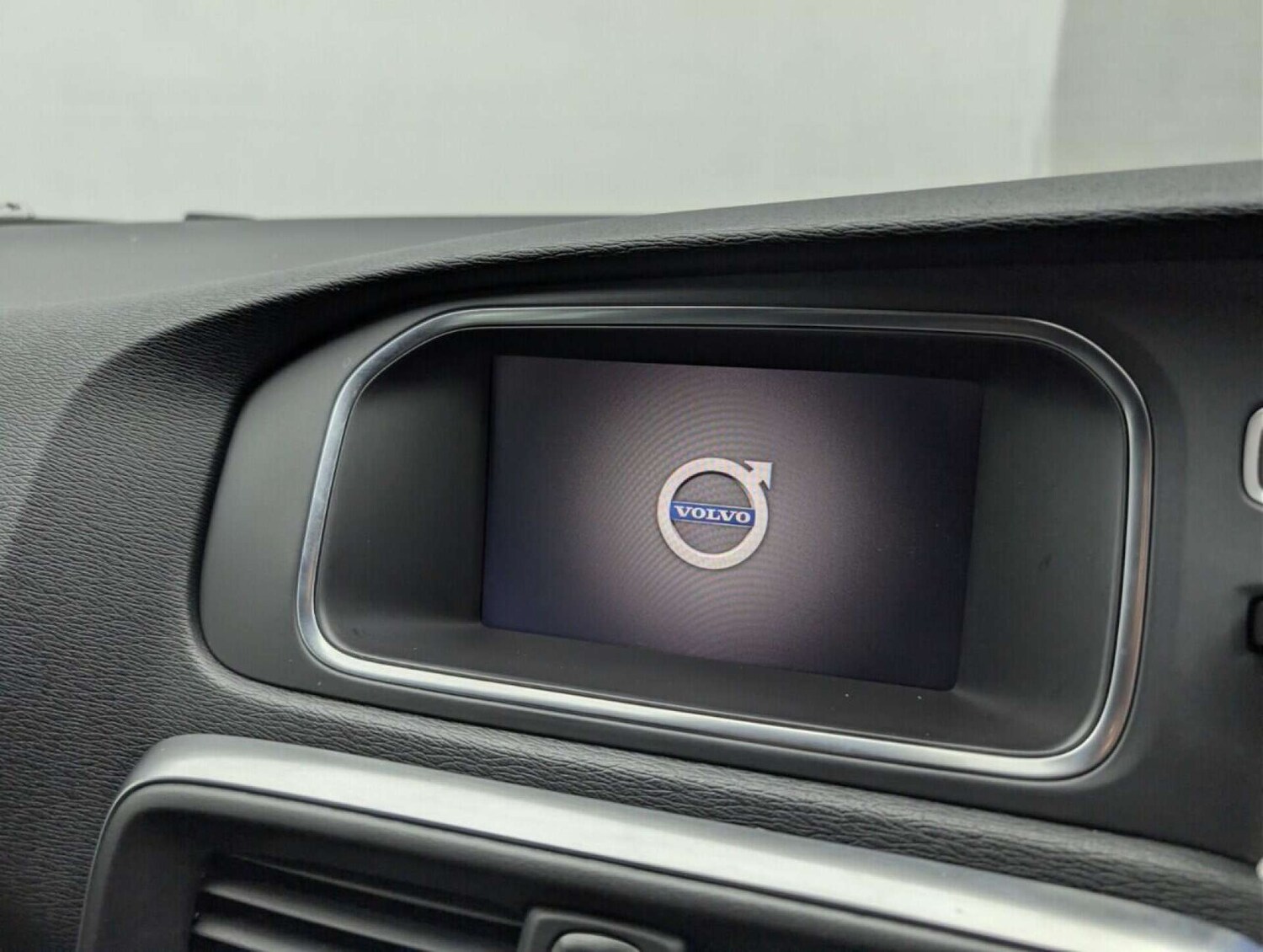 Used Volvo V40 2019 for sale - 77713975: Photo 13