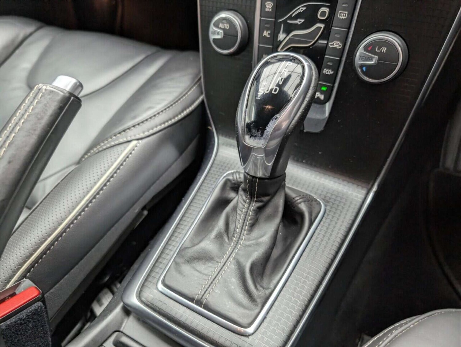 Used Volvo V40 2019 for sale - 77713975: Photo 15