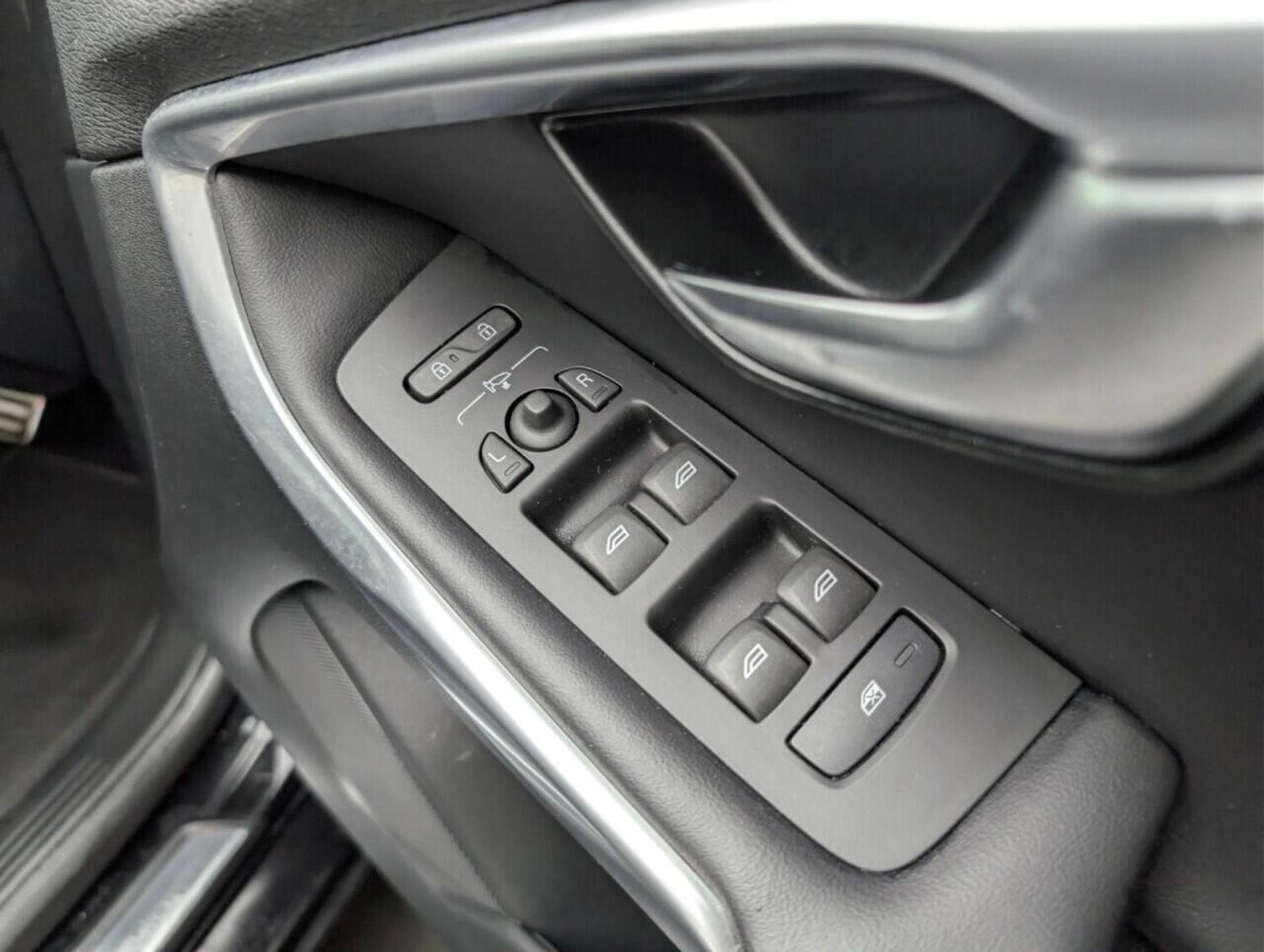 Used Volvo V40 2019 for sale - 77713975: Photo 19