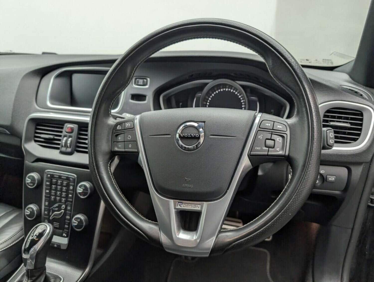 Used Volvo V40 2019 for sale - 77713975: Photo 20