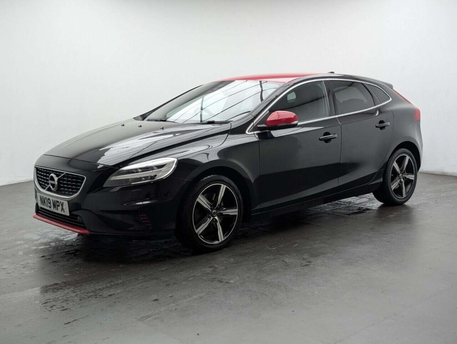 Used Volvo V40 2019 for sale - 77713975: Photo 4