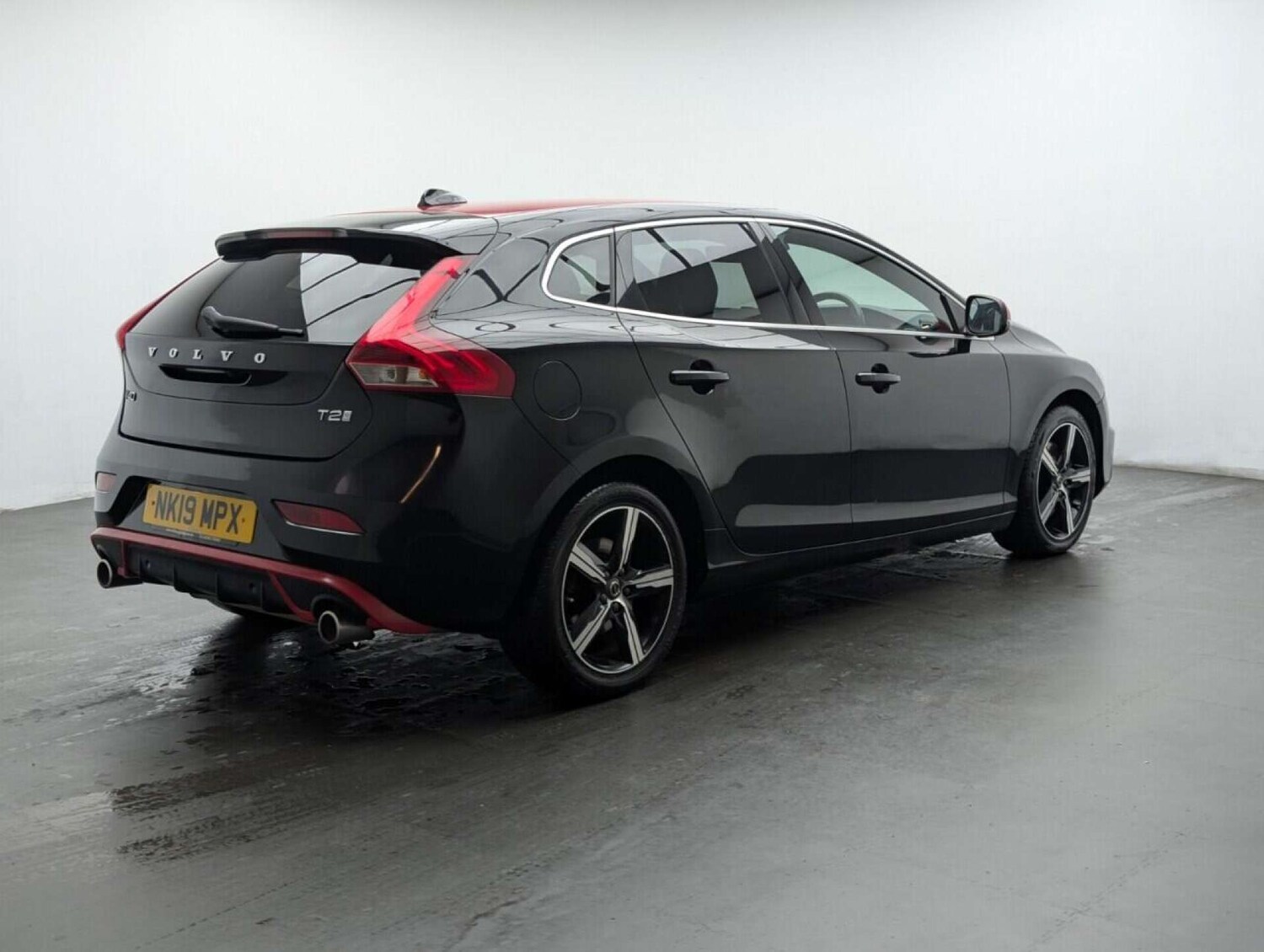 Used Volvo V40 2019 for sale - 77713975: Photo 8