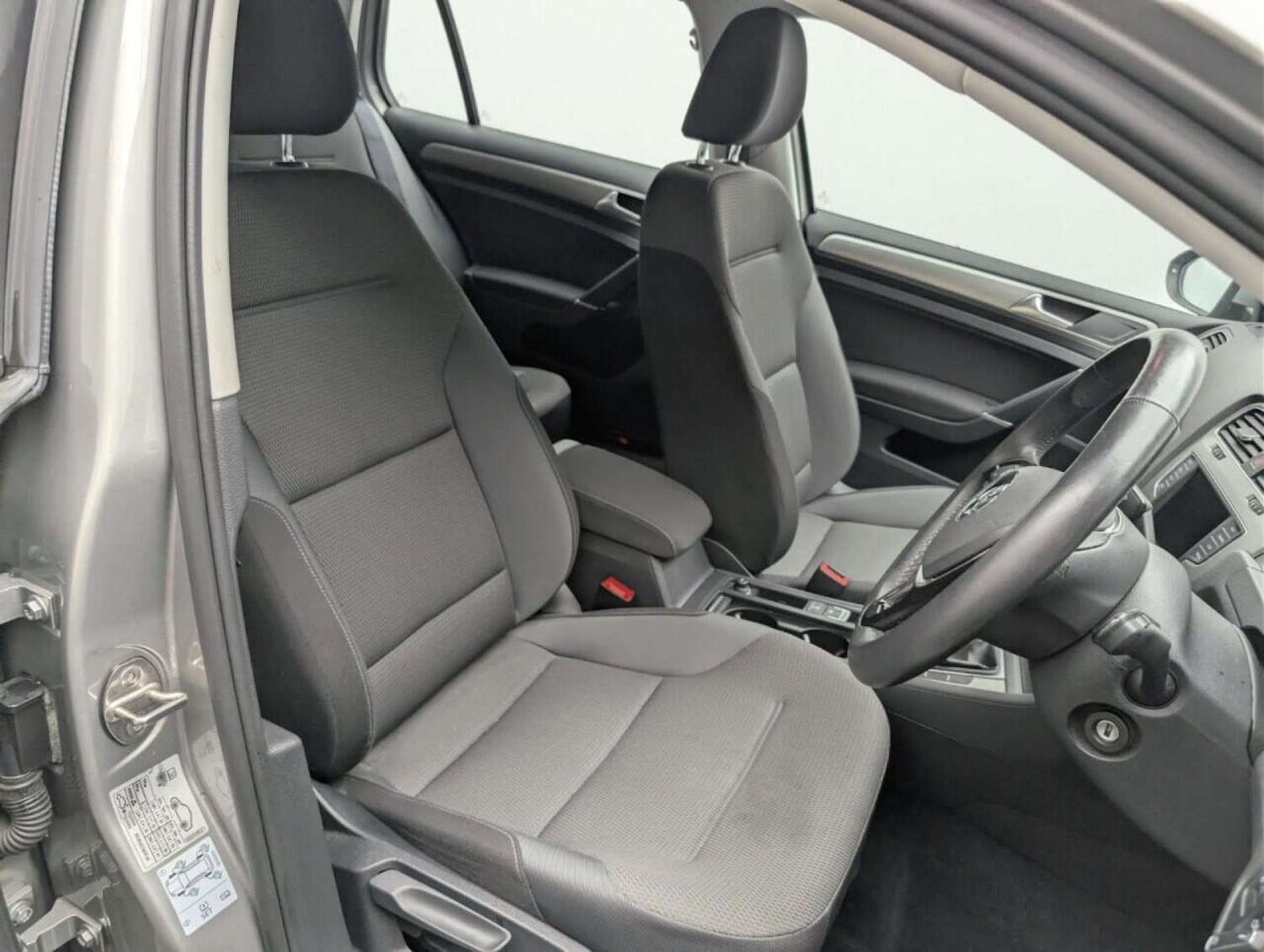 Used Volkswagen Golf 2016 for sale - 77714560: Photo 12