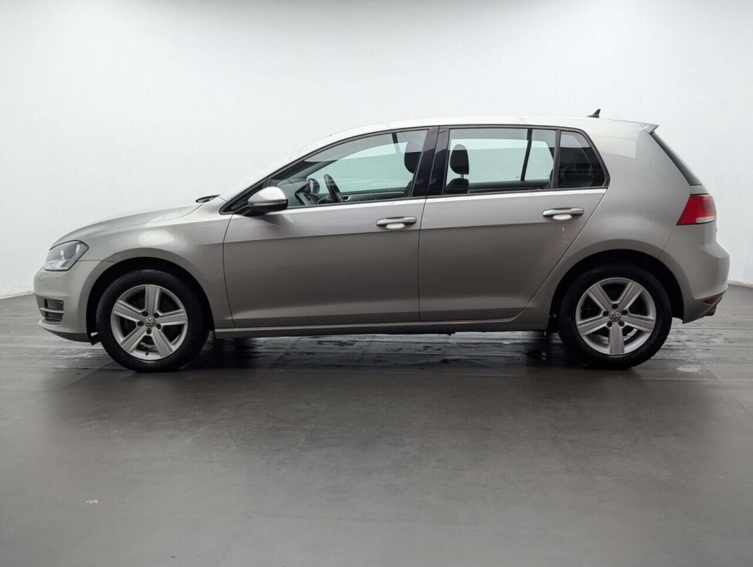 Used Volkswagen Golf 2016 for sale - 77714560: Photo 5