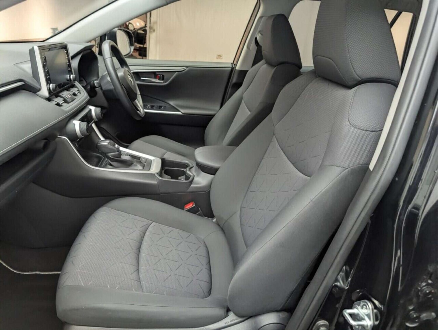 Used Toyota RAV4 2021 for sale - 77713688: Photo 28