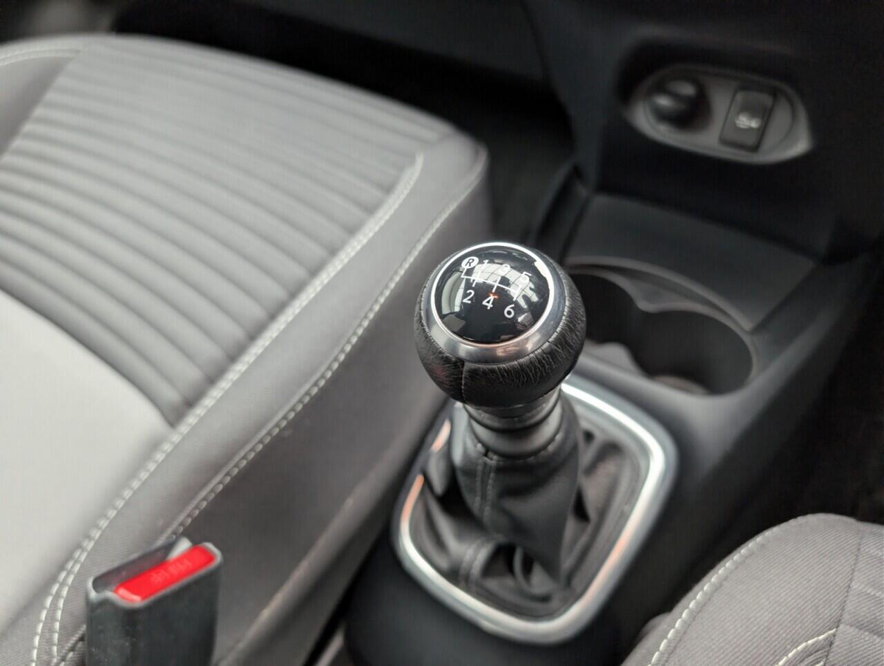 Used Toyota Yaris 2019 for sale - 77131234: Photo 16