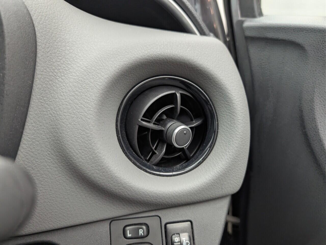 Used Toyota Yaris 2019 for sale - 77131234: Photo 18