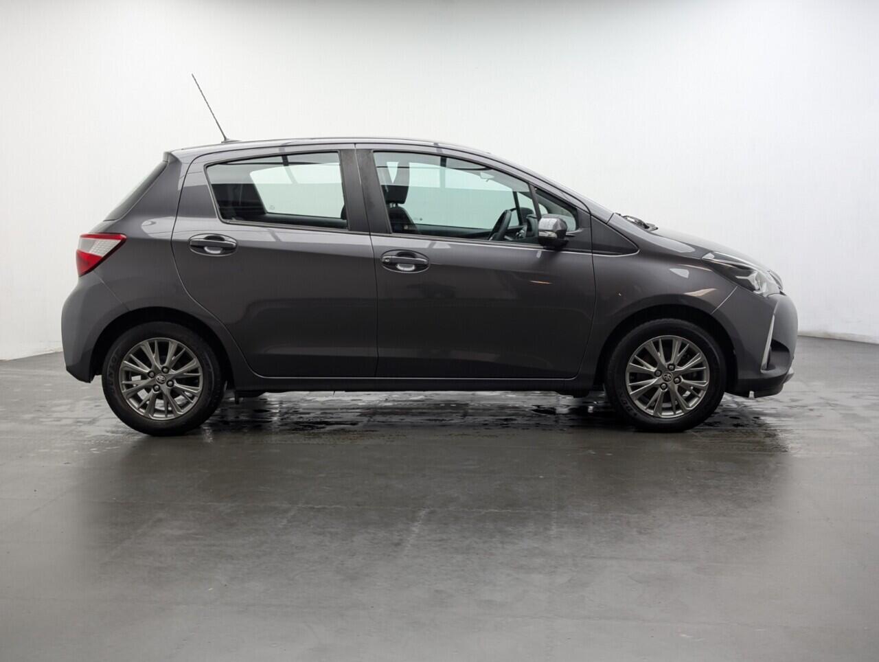 Used Toyota Yaris 2019 for sale - 77131234: Photo 9