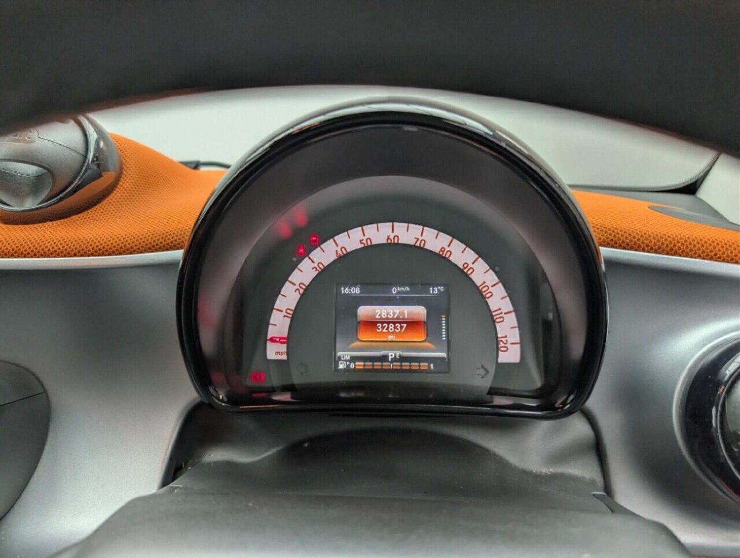 Used smart fortwo 2018 for sale - 77714661: Photo 28