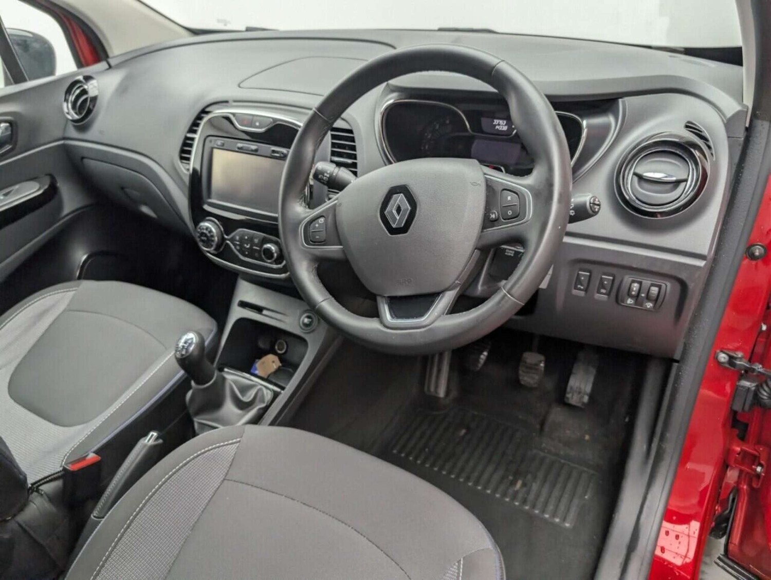 Used Renault Captur 2017 for sale - 77712998: Photo 10