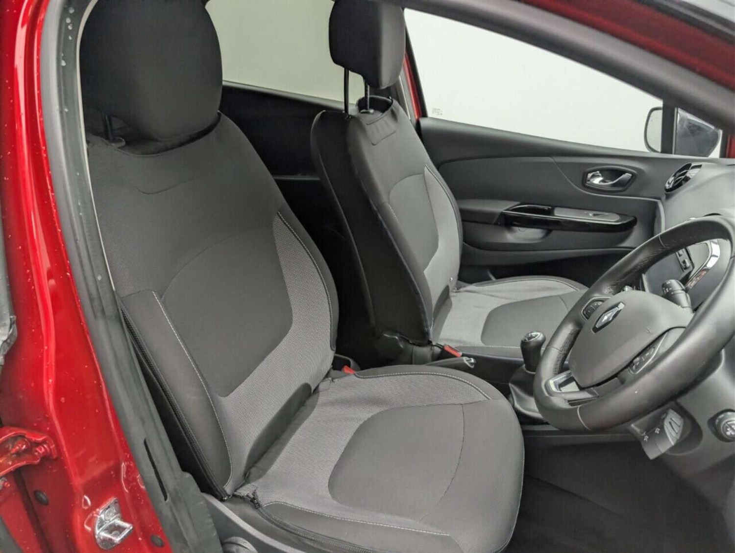 Used Renault Captur 2017 for sale - 77712998: Photo 11