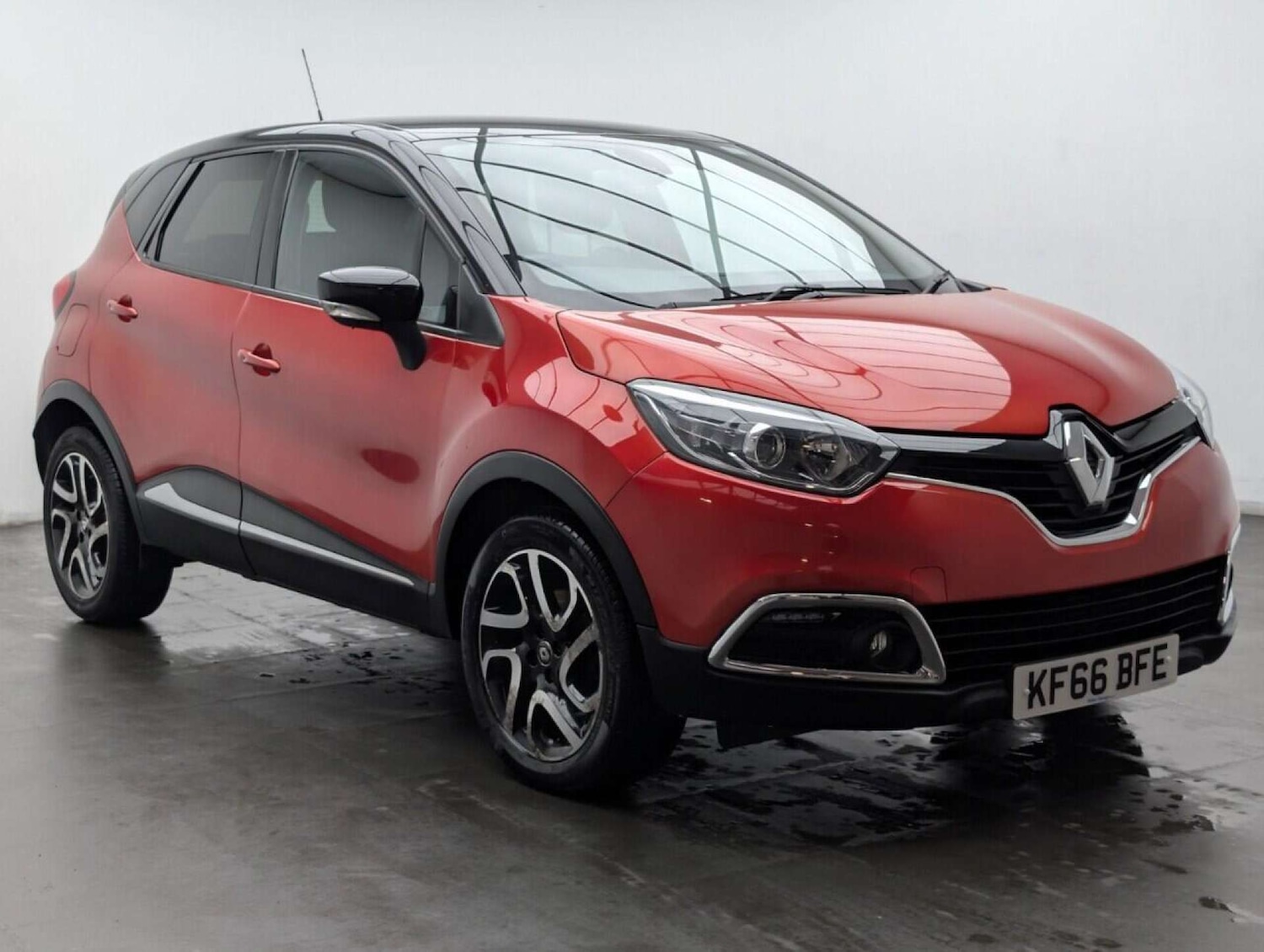 Used Renault Captur 2017 for sale - 77712998: Photo 2