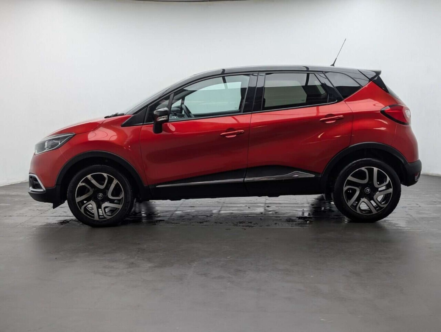 Used Renault Captur 2017 for sale - 77712998: Photo 5