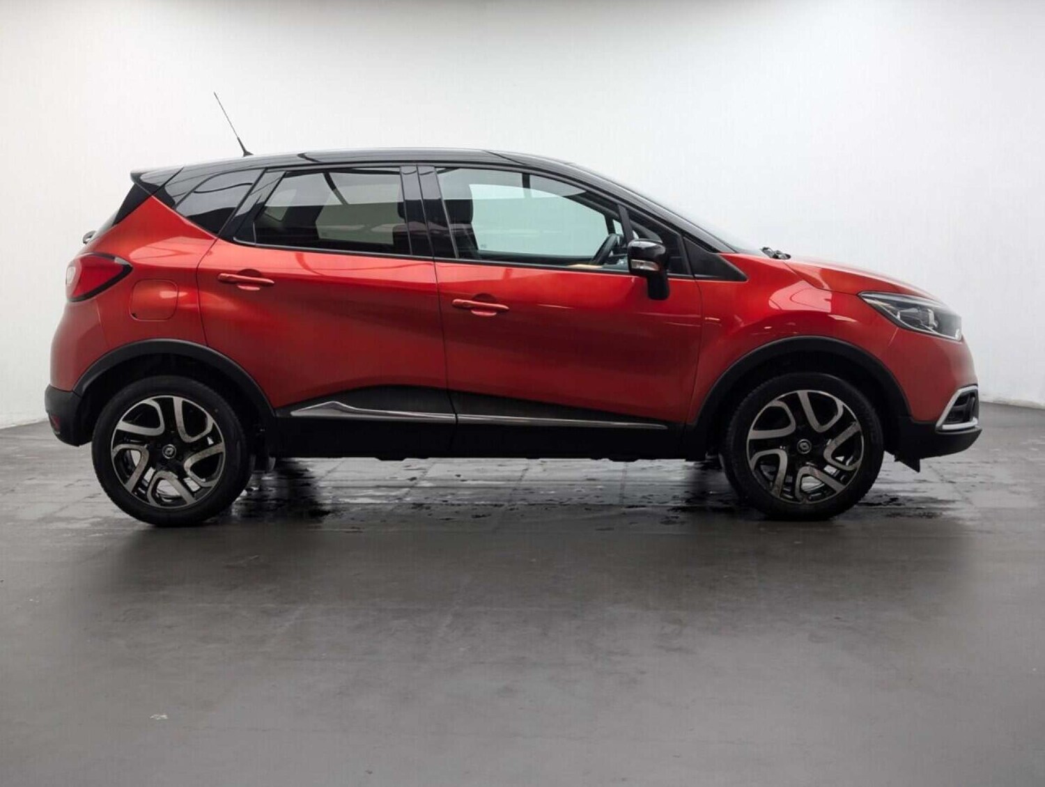 Used Renault Captur 2017 for sale - 77712998: Photo 9