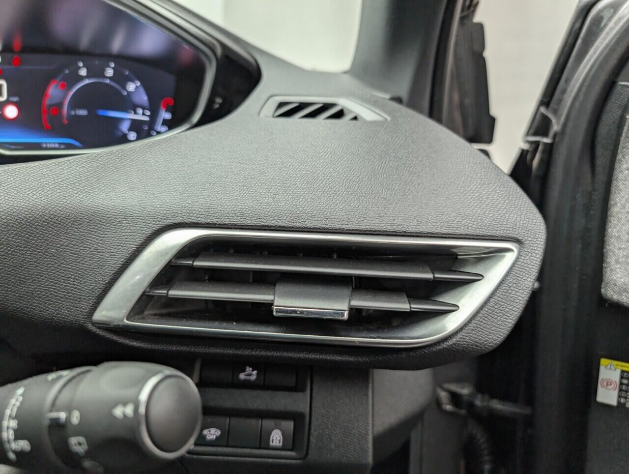 Used Peugeot 3008 2019 for sale - 76424010: Photo 21