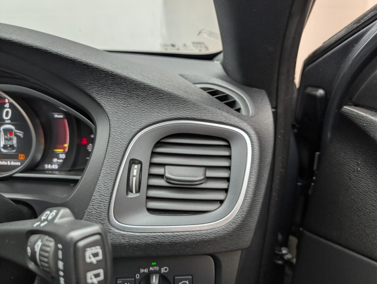 Used Volvo V40 2016 for sale - 76608405: Photo 19