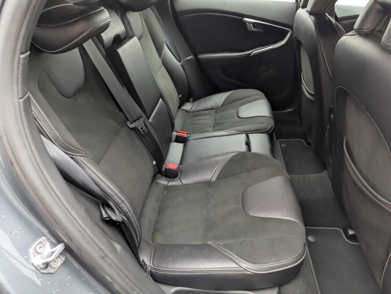 Used Volvo V40 2016 for sale - 76608405: Photo 23