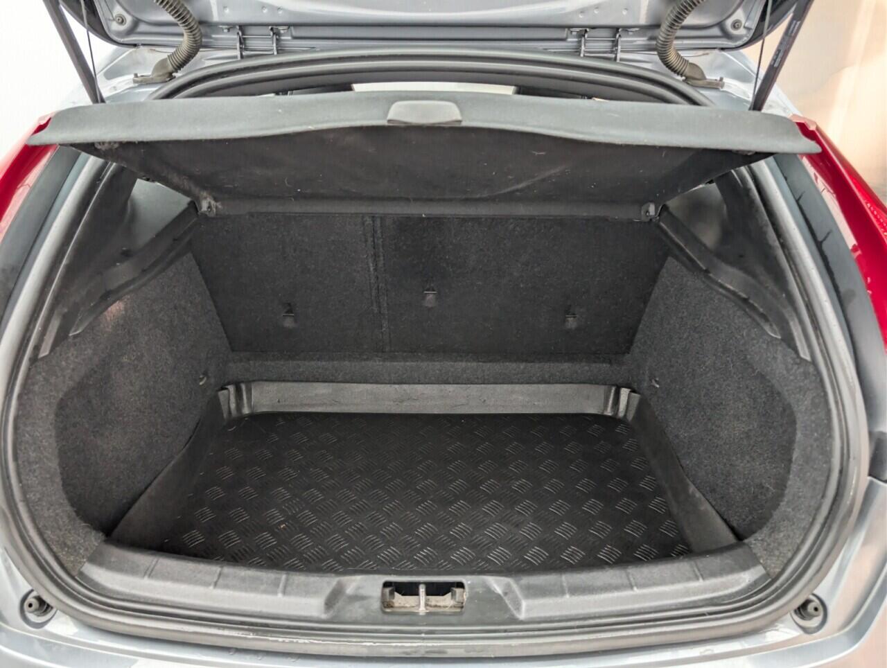 Used Volvo V40 2016 for sale - 76608405: Photo 24