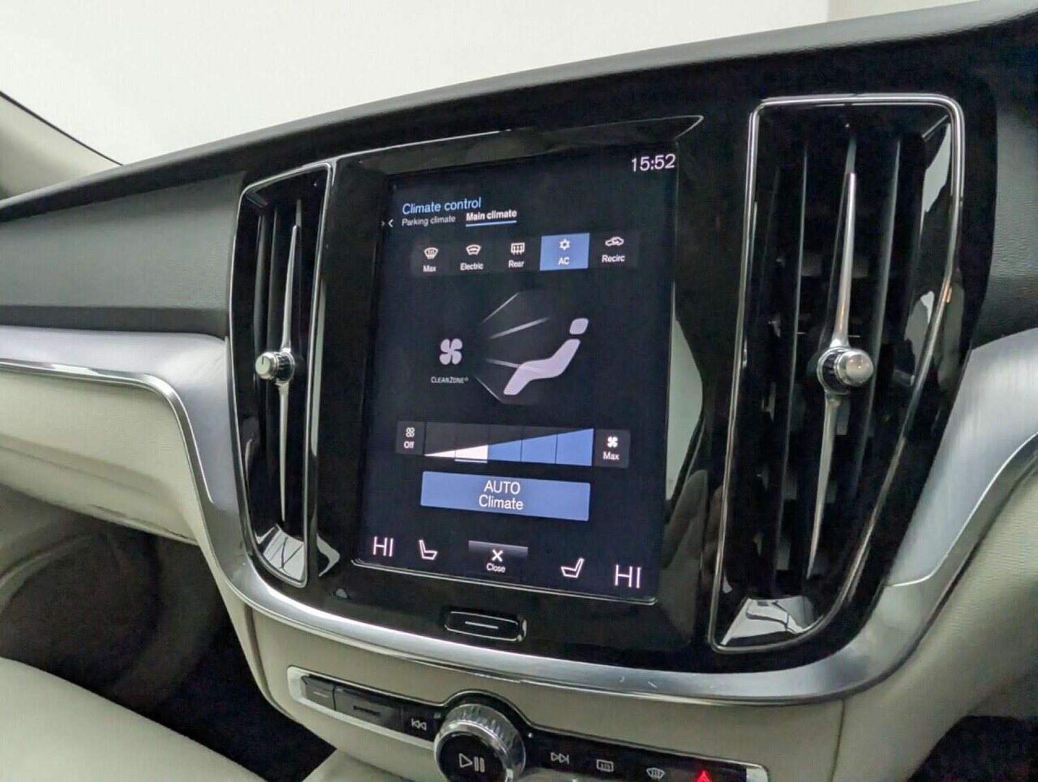 Used Volvo V60 2019 for sale - 77713308: Photo 14