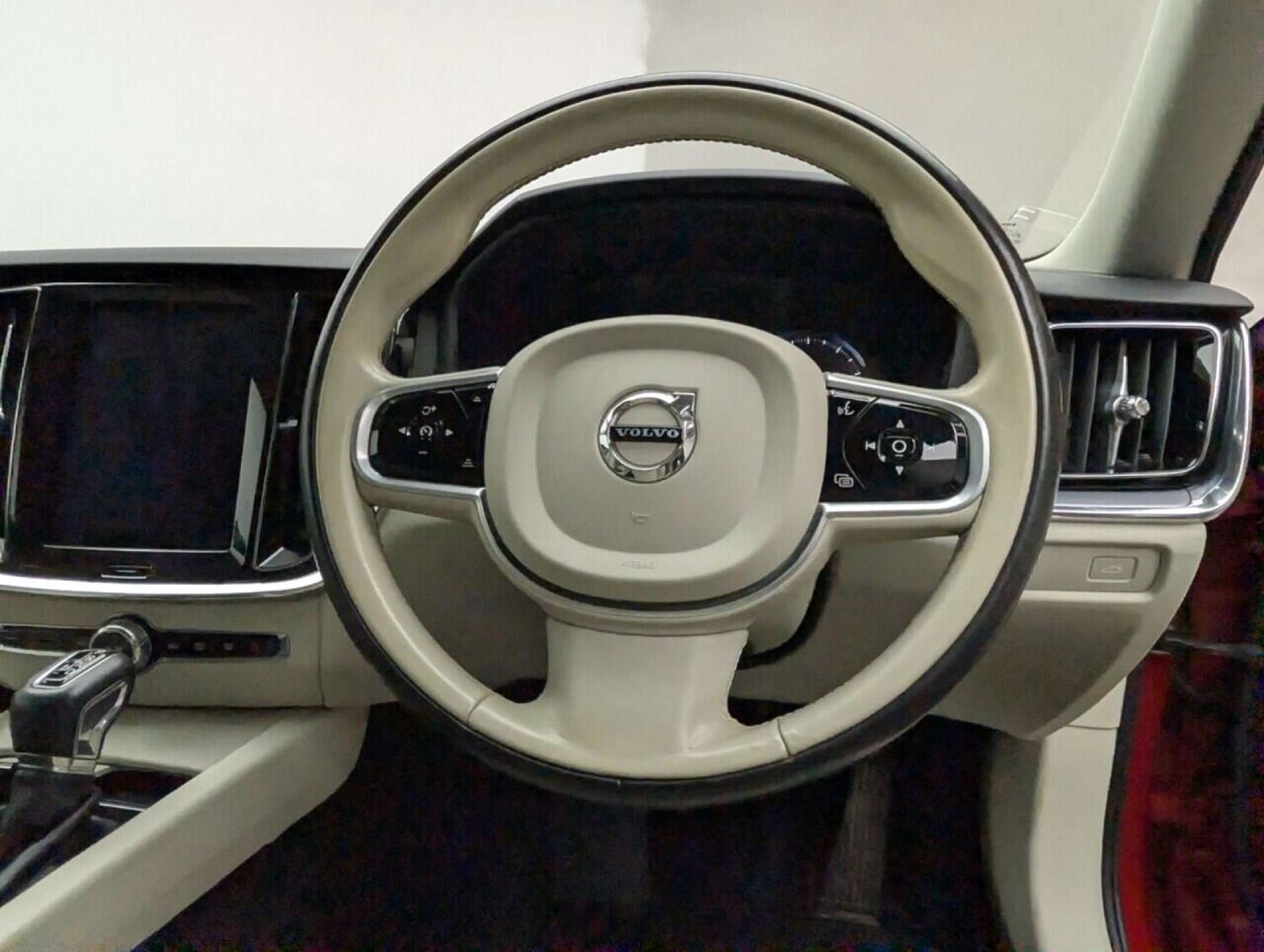 Used Volvo V60 2019 for sale - 77713308: Photo 20