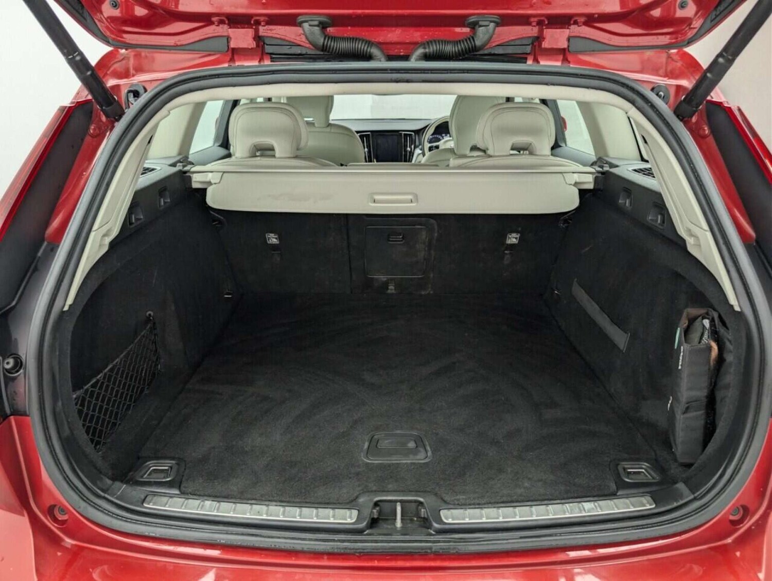 Used Volvo V60 2019 for sale - 77713308: Photo 23