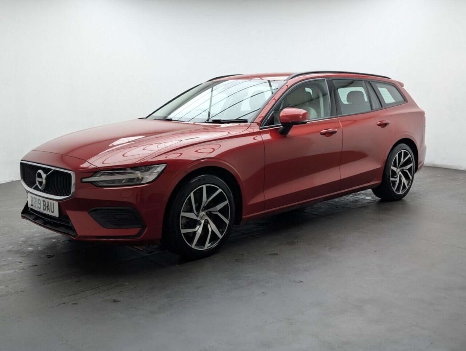 Used Volvo V60 2019 for sale - 77713308: Photo 4