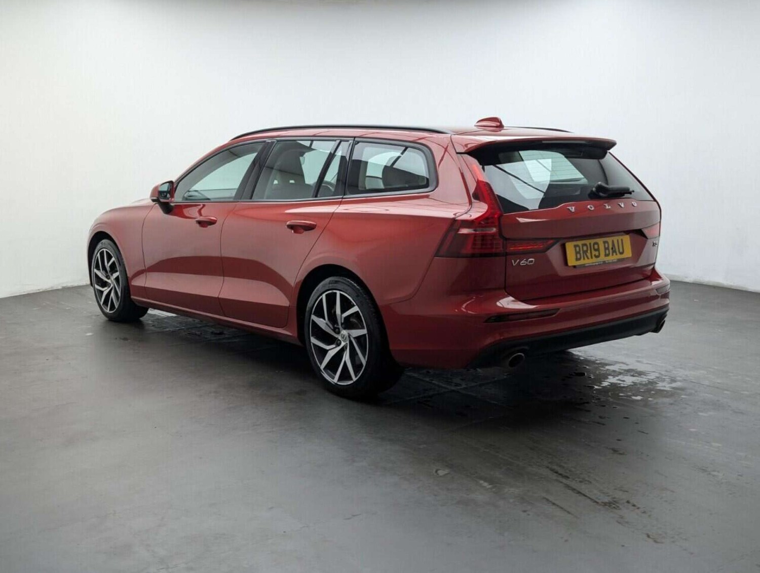 Used Volvo V60 2019 for sale - 77713308: Photo 6