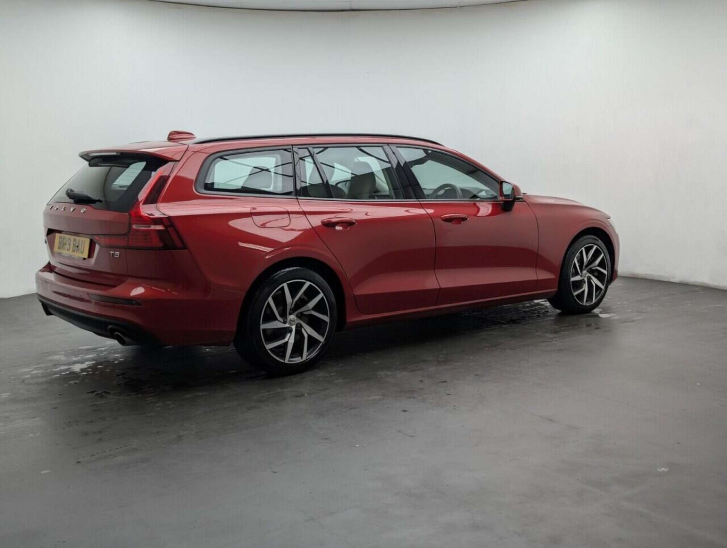 Used Volvo V60 2019 for sale - 77713308: Photo 8