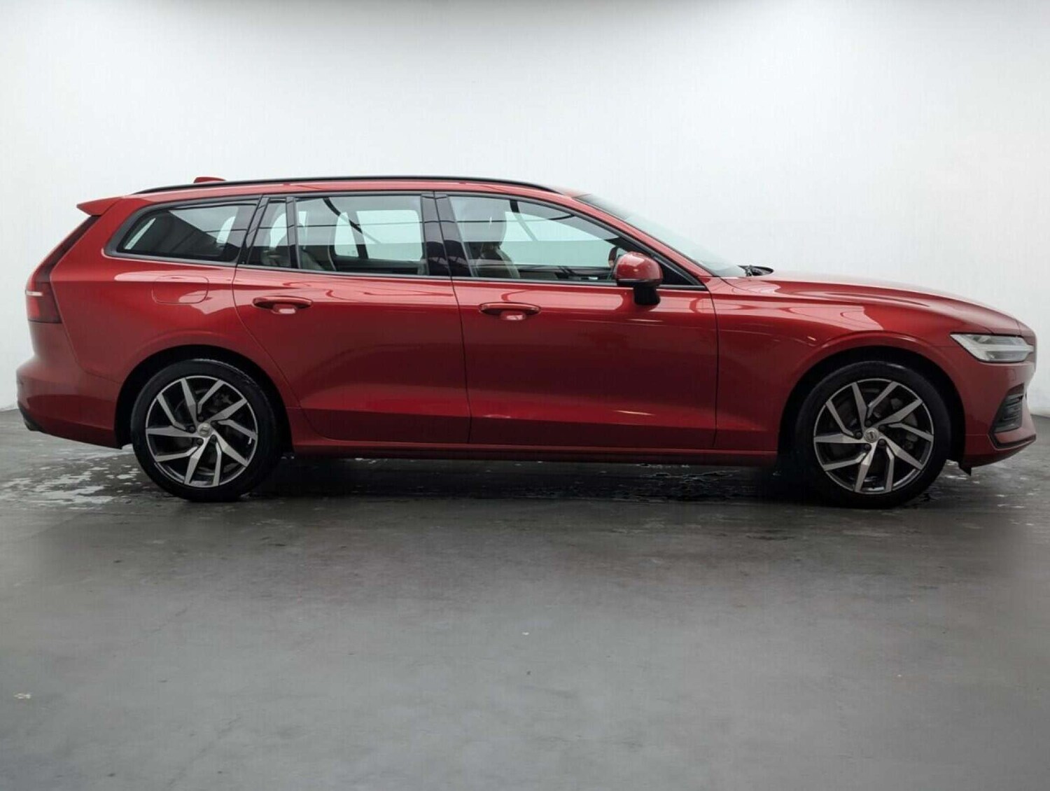 Used Volvo V60 2019 for sale - 77713308: Photo 9