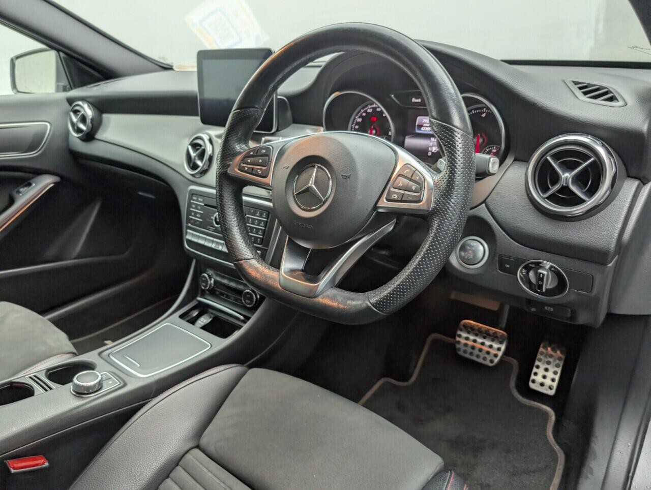 Used Mercedes-Benz A-Class 2018 for sale - 76423242: Photo 11