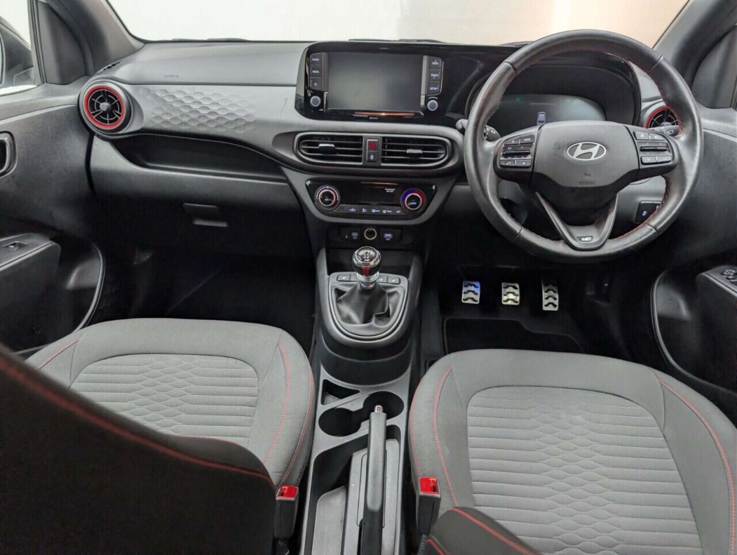 Used Hyundai i10 2024 for sale - 77713524: Photo 24
