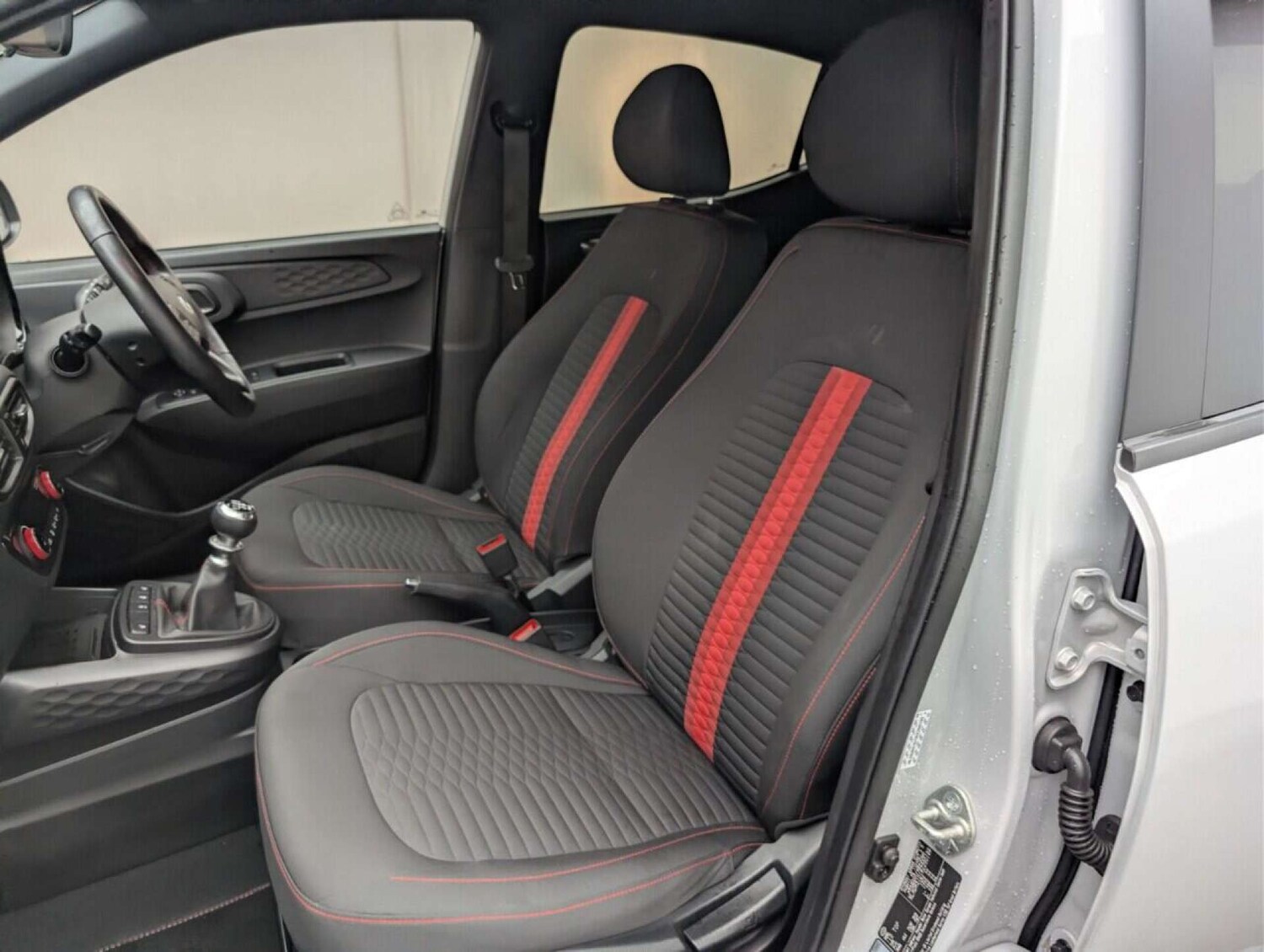 Used Hyundai i10 2024 for sale - 77713524: Photo 28