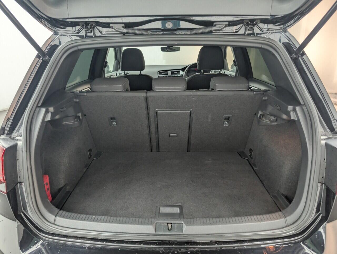 Used Volkswagen Golf 2019 for sale - 76537821: Photo 26