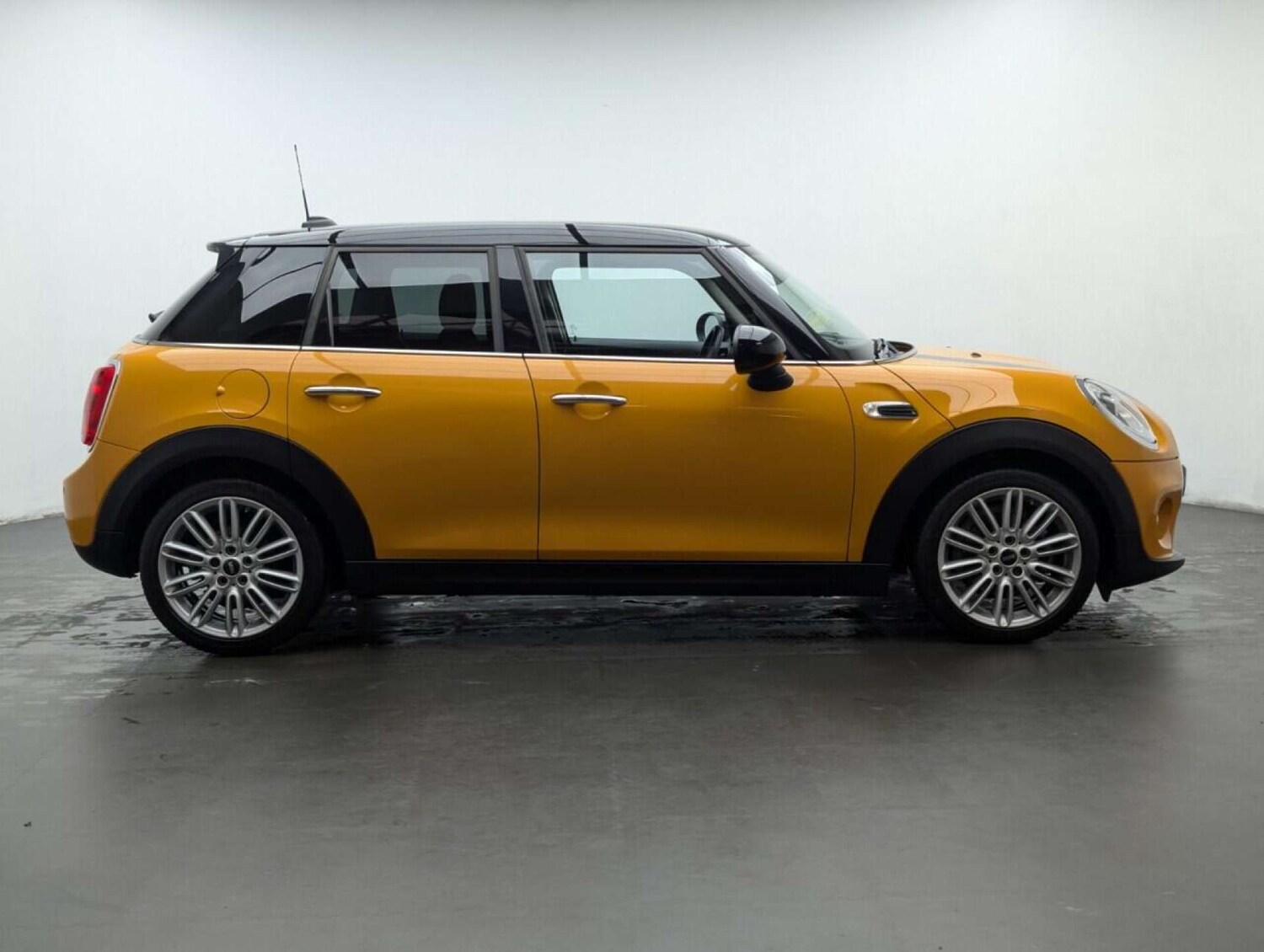 Used MINI Hatch 2017 for sale - 77714698: Photo 9