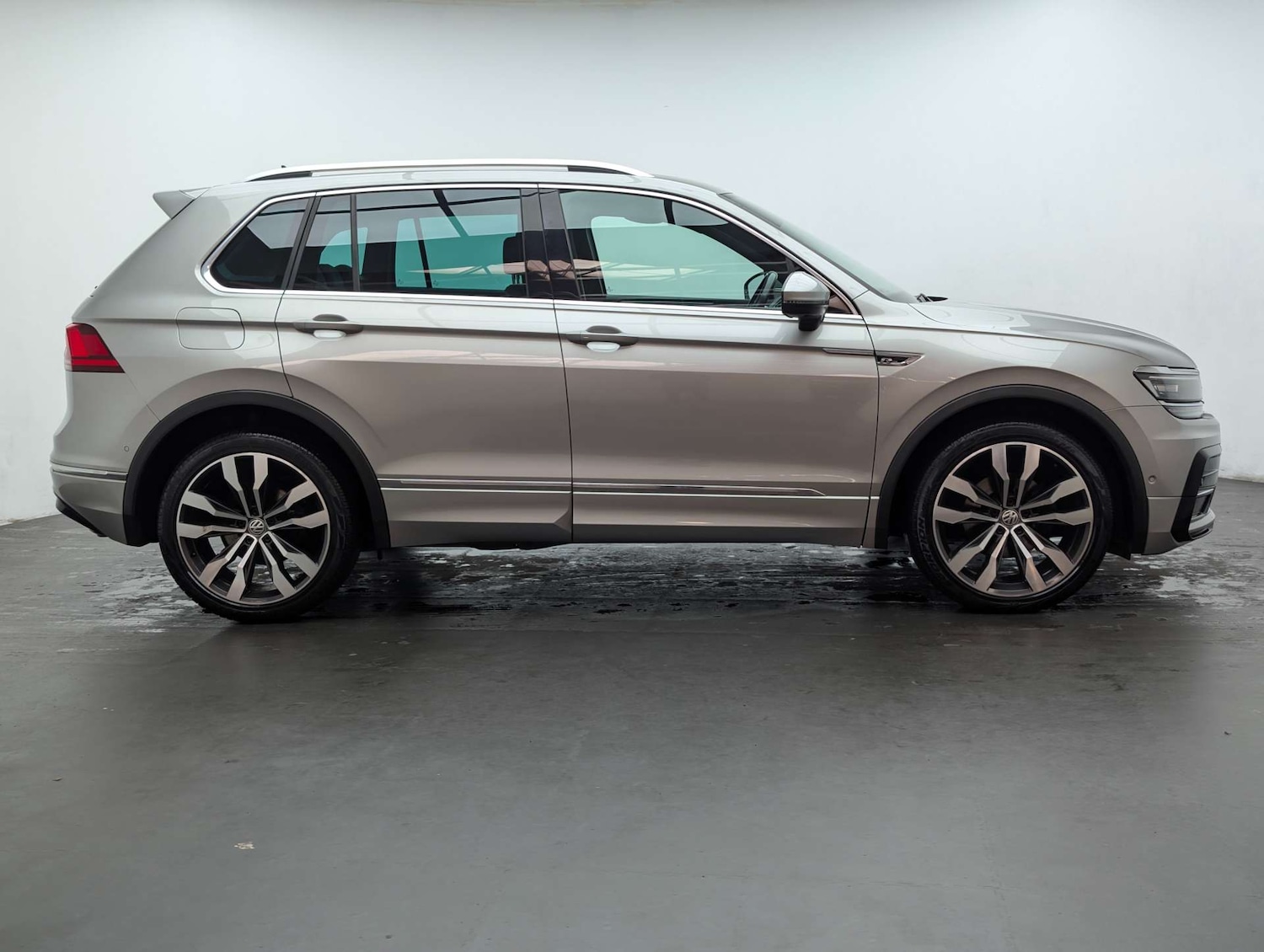 Used Volkswagen Tiguan 2019 for sale - 78179661: Photo 3