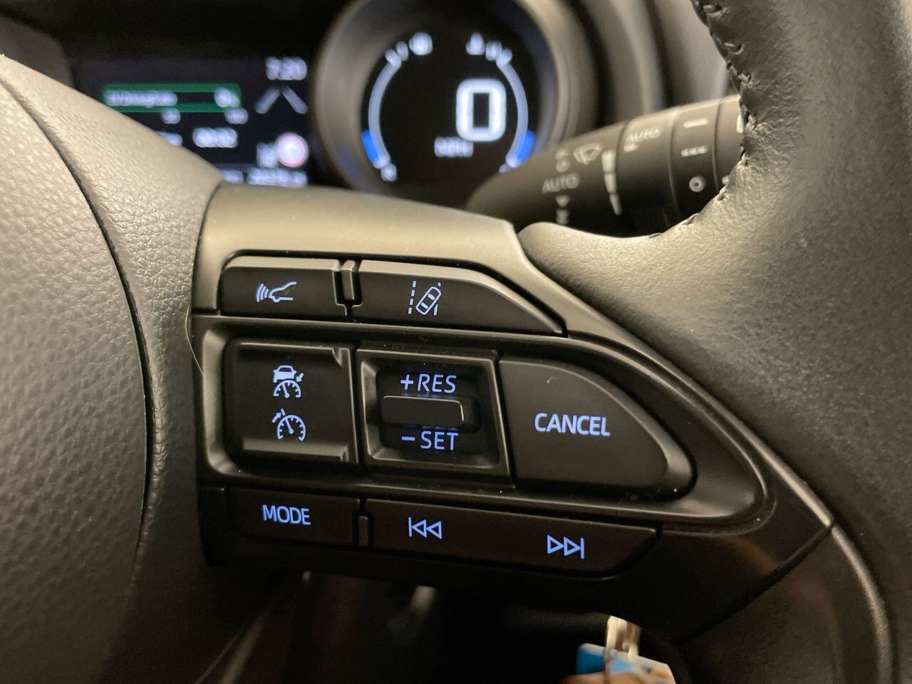 Used Toyota Yaris 2021 for sale - 76898628: Photo 31